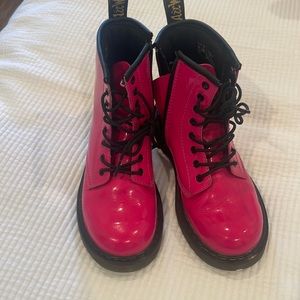 Girls pink patent doc marteens sz 2